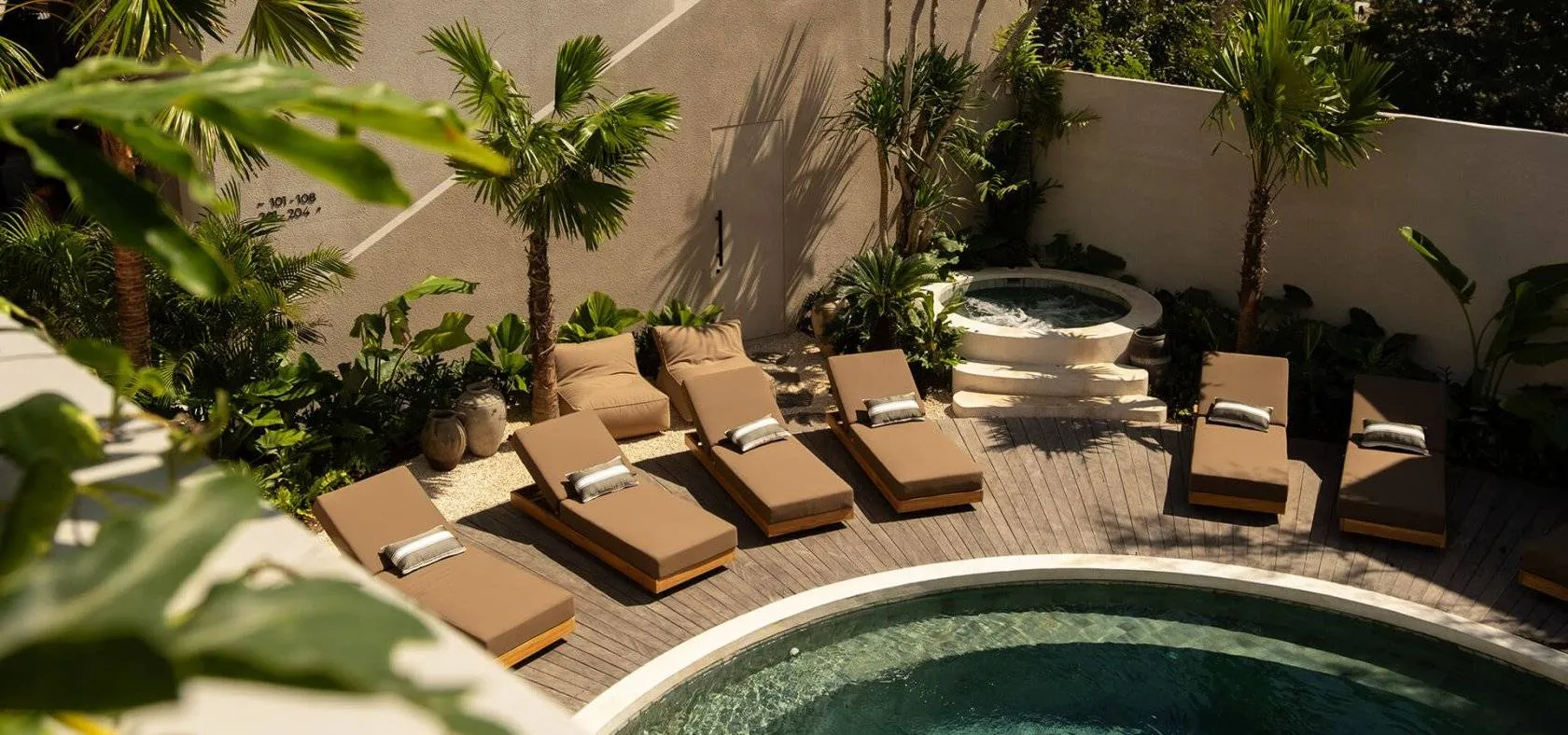 Mira venue Pool