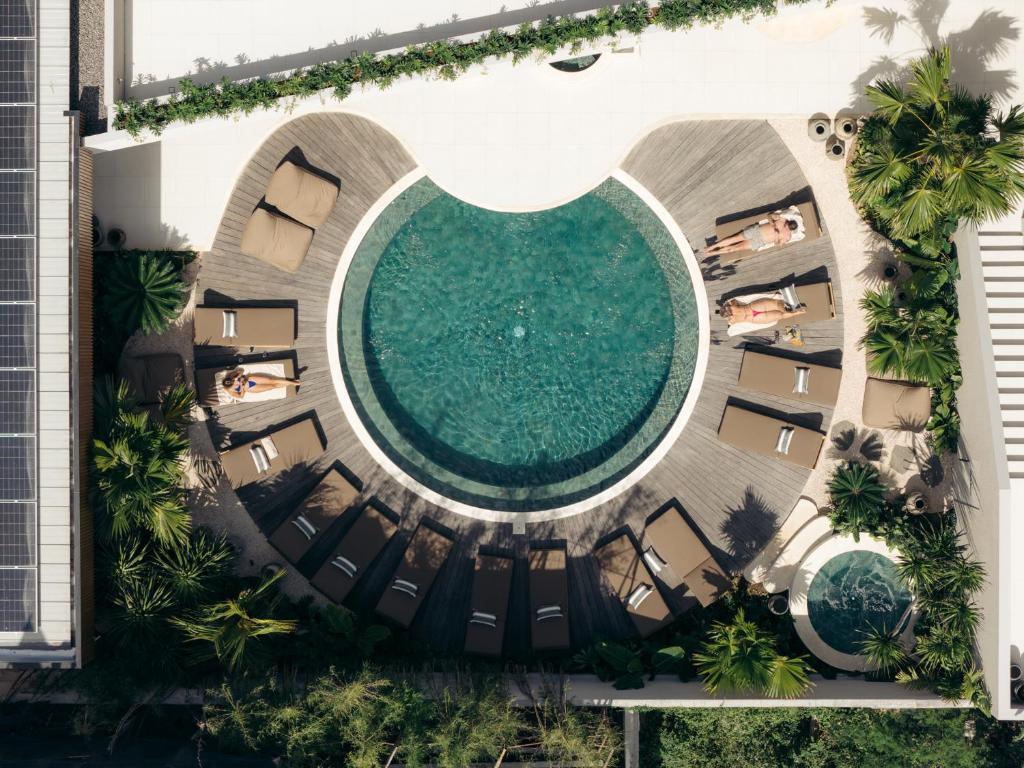 Above Mira Hotel and Recovery